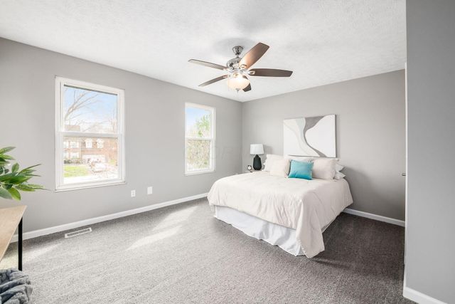 73 Jefferson Ridge Drive, Pataskala, OH 43062