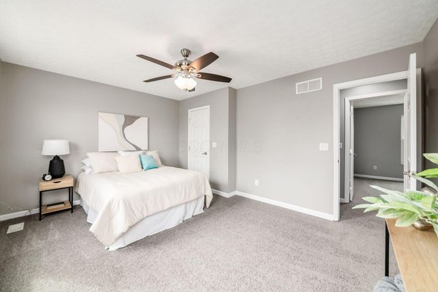 73 Jefferson Ridge Drive, Pataskala, OH 43062