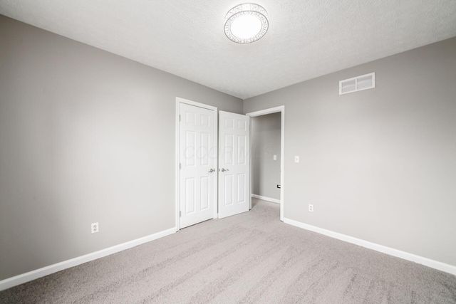 73 Jefferson Ridge Drive, Pataskala, OH 43062