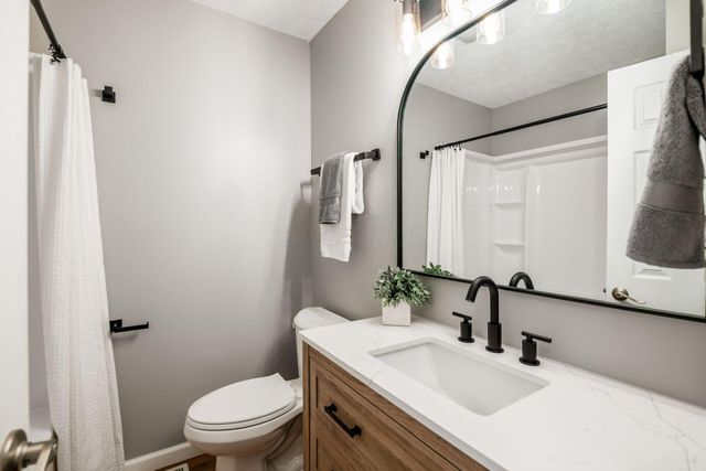 73 Jefferson Ridge Drive, Pataskala, OH 43062