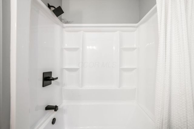 73 Jefferson Ridge Drive, Pataskala, OH 43062