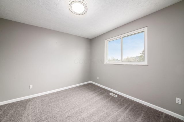 73 Jefferson Ridge Drive, Pataskala, OH 43062