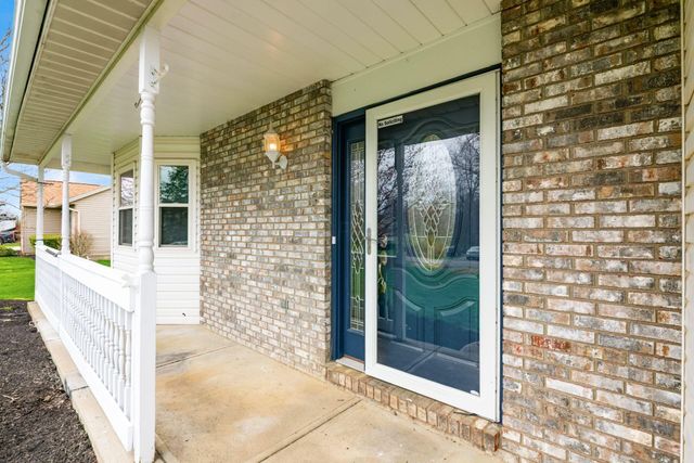 73 Jefferson Ridge Drive, Pataskala, OH 43062