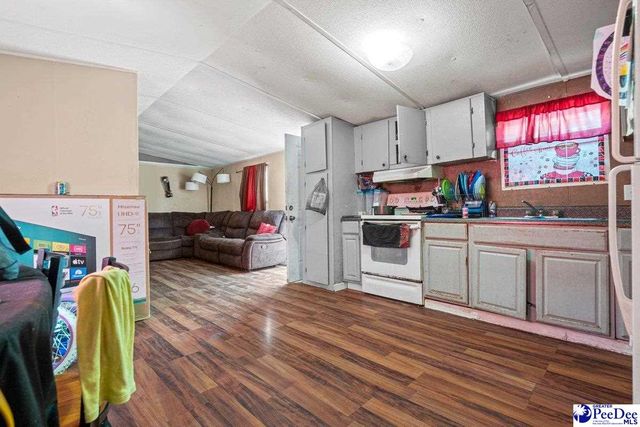 2805 Redwood Dr, Florence, SC 29501