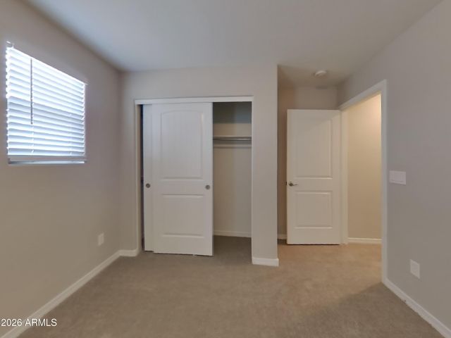 880 W BUSA Drive, San Tan Valley, AZ 85143