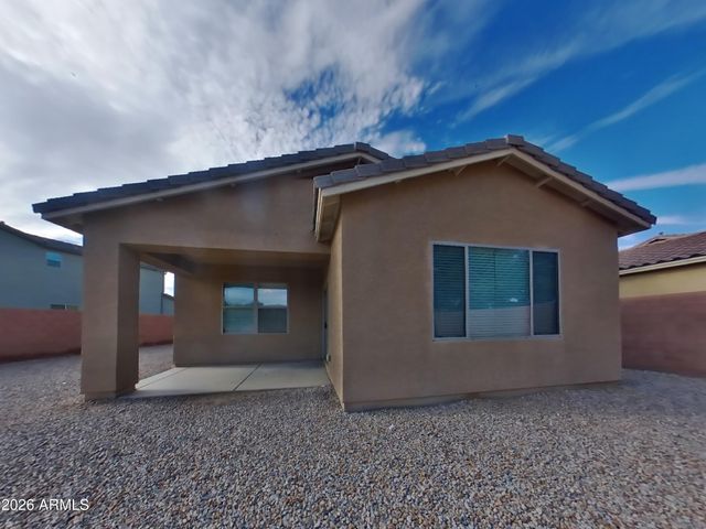 880 W BUSA Drive, San Tan Valley, AZ 85143