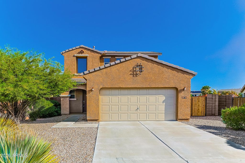 880 W BUSA Drive, San Tan Valley, AZ 85143