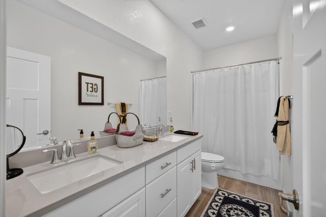 3812 Ivan Way, Rancho Cordova, CA 95742