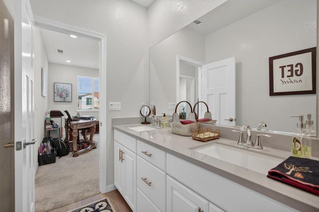 3812 Ivan Way, Rancho Cordova, CA 95742