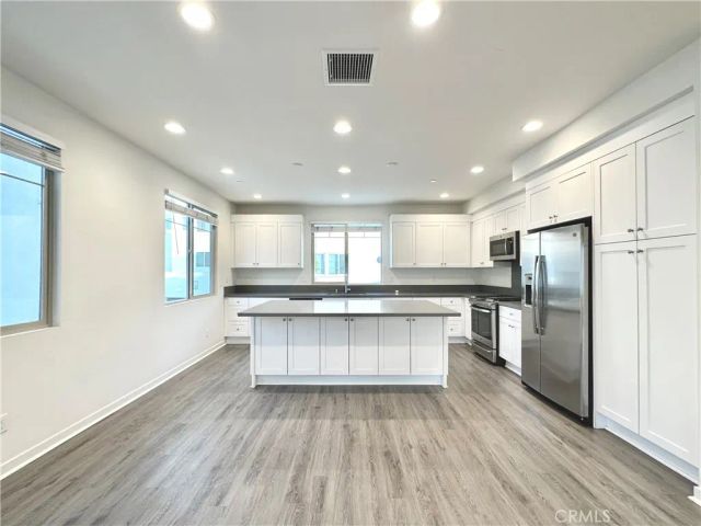 147 Episode, Irvine, CA 92618