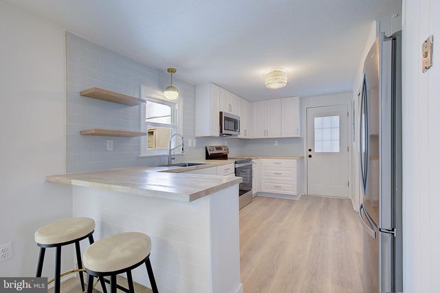 5457 BAYVIEW AVE, St Leonard, MD 20685