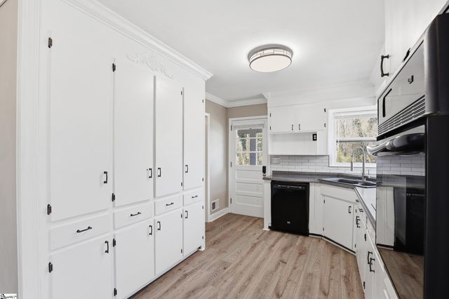 4304 Old Buncombe Road, Greenville, SC 29617