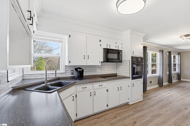 4304 Old Buncombe Road, Greenville, SC 29617