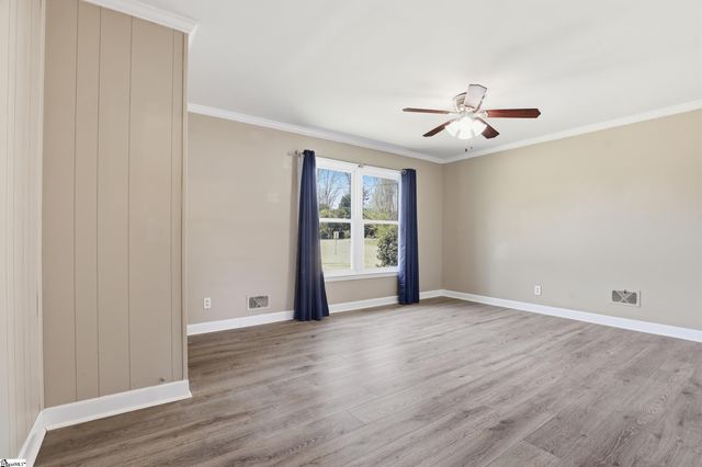 4304 Old Buncombe Road, Greenville, SC 29617