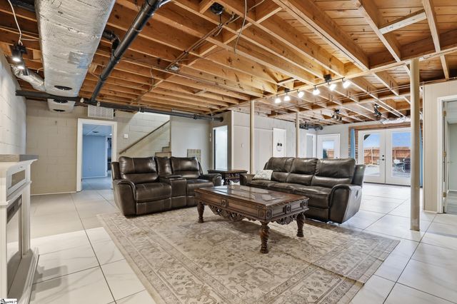 4304 Old Buncombe Road, Greenville, SC 29617