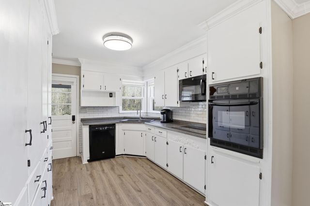 4304 Old Buncombe Road, Greenville, SC 29617