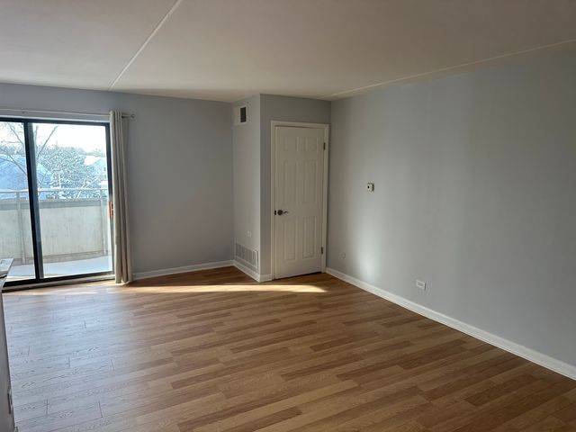 1463 Mercury Drive 304, Schaumburg, IL 60193