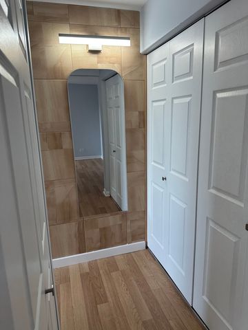 1463 Mercury Drive 304, Schaumburg, IL 60193