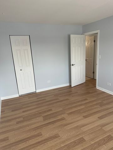 1463 Mercury Drive 304, Schaumburg, IL 60193