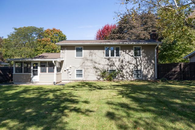 131 Locust Street, Oswego, IL 60543