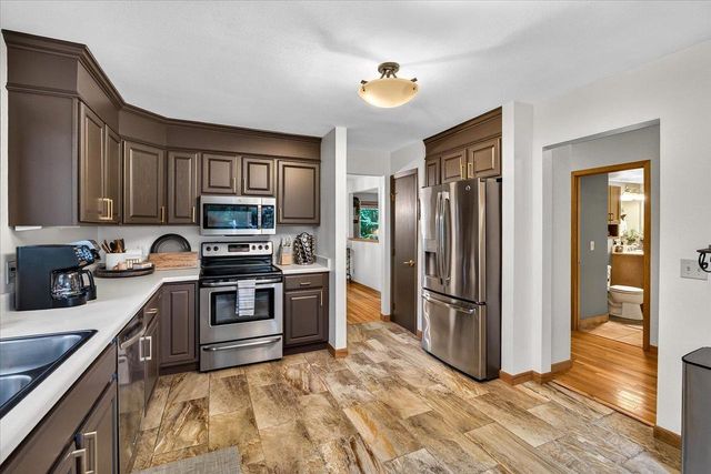 65 Waunona Woods Court, Madison, WI 53713