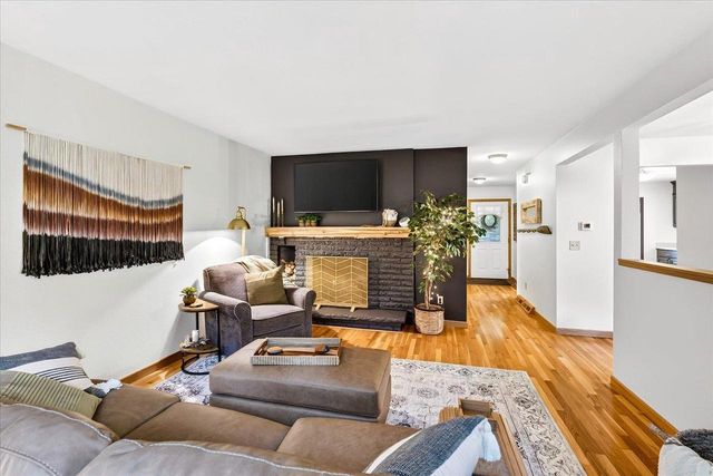 65 Waunona Woods Court, Madison, WI 53713