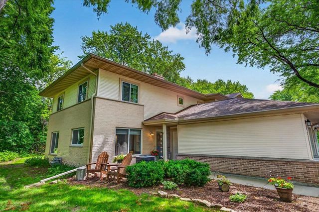65 Waunona Woods Court, Madison, WI 53713