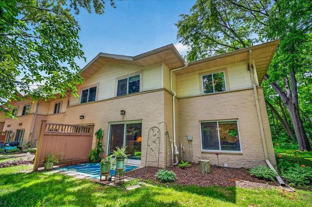 65 Waunona Woods Court, Madison, WI 53713