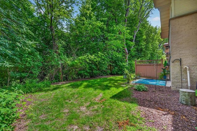 65 Waunona Woods Court, Madison, WI 53713