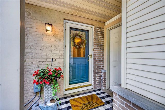 65 Waunona Woods Court, Madison, WI 53713