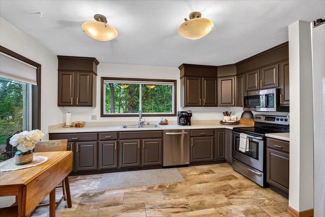 65 Waunona Woods Court, Madison, WI 53713