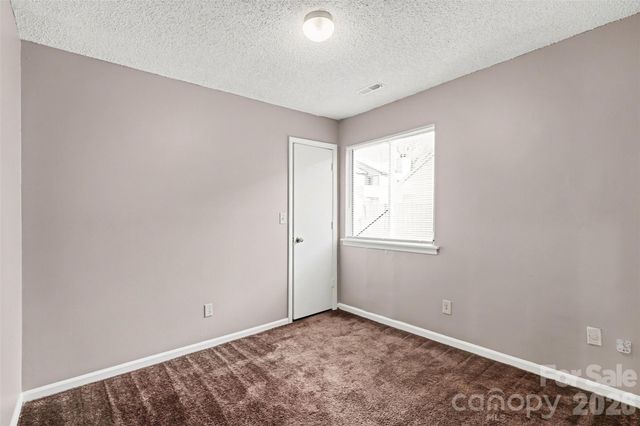 6107 Bent Tree Court, Charlotte, NC 28212