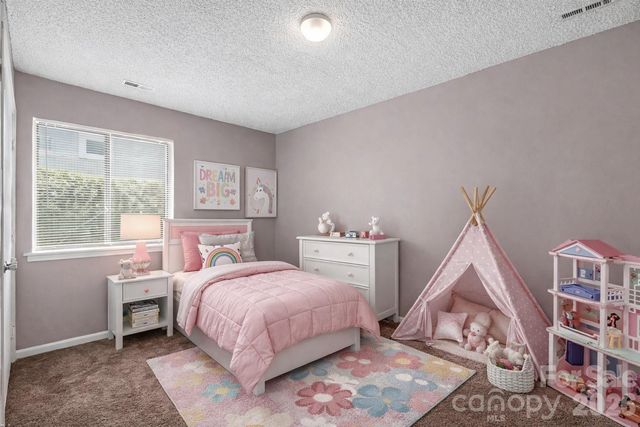 6107 Bent Tree Court, Charlotte, NC 28212