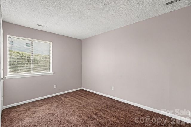 6107 Bent Tree Court, Charlotte, NC 28212