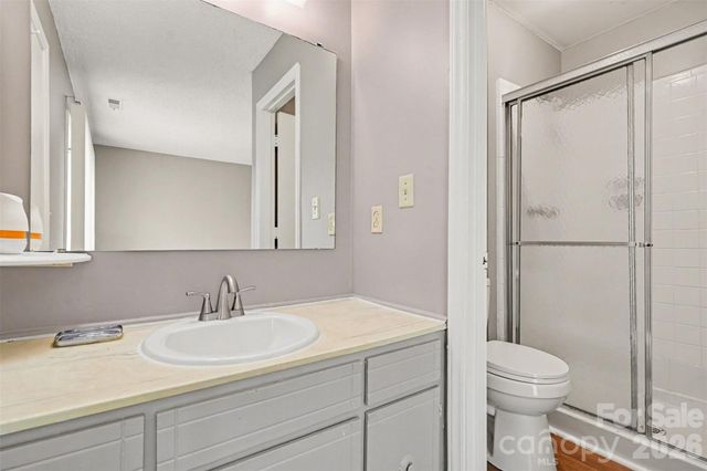 6107 Bent Tree Court, Charlotte, NC 28212