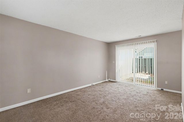 6107 Bent Tree Court, Charlotte, NC 28212