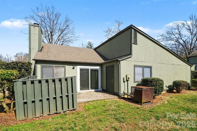 6107 Bent Tree Court, Charlotte, NC 28212