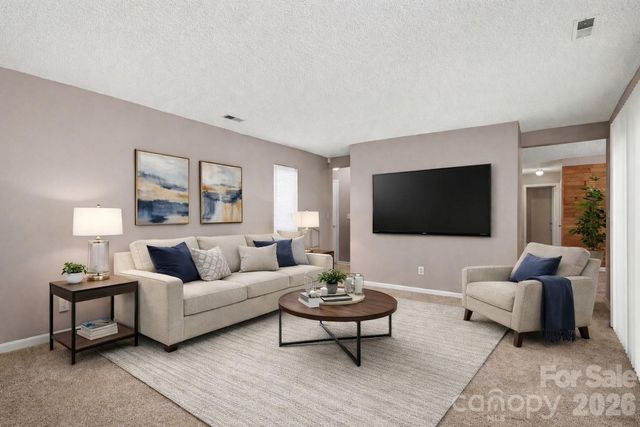 6107 Bent Tree Court, Charlotte, NC 28212