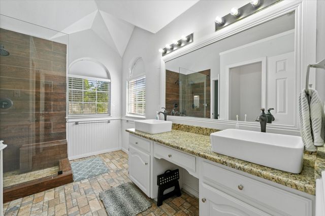 107 Montreal Drive, Hurst, TX 76054