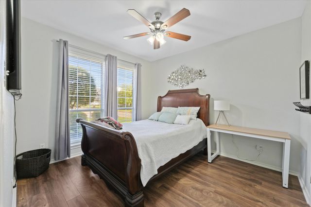 107 Montreal Drive, Hurst, TX 76054