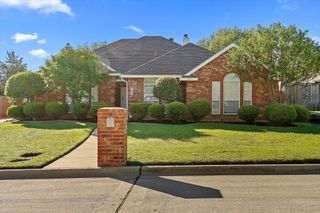 107 Montreal Drive, Hurst, TX 76054