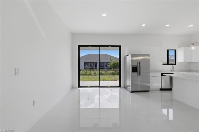 602 NW 25th TER, Cape Coral, FL 33993