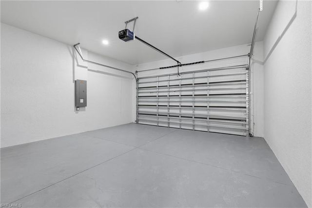 602 NW 25th TER, Cape Coral, FL 33993