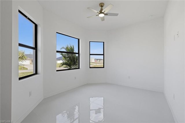 602 NW 25th TER, Cape Coral, FL 33993