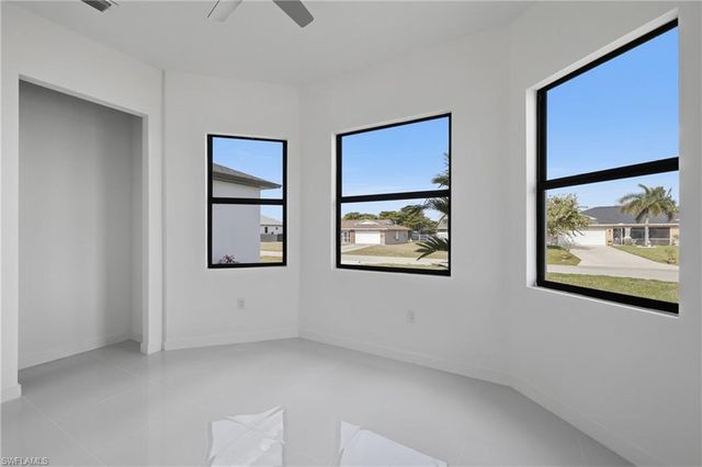 602 NW 25th TER, Cape Coral, FL 33993