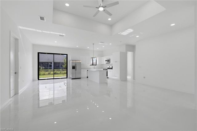 602 NW 25th TER, Cape Coral, FL 33993