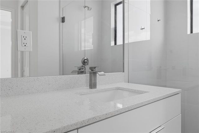 602 NW 25th TER, Cape Coral, FL 33993