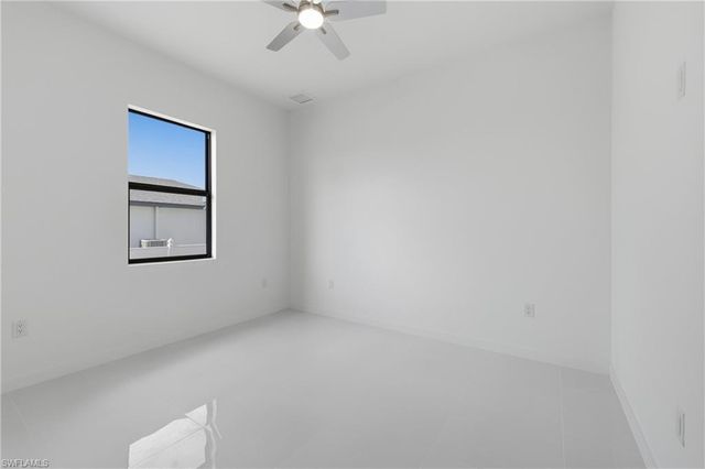 602 NW 25th TER, Cape Coral, FL 33993