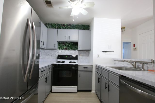 9 Crop Court, Tinton Falls, NJ 07753