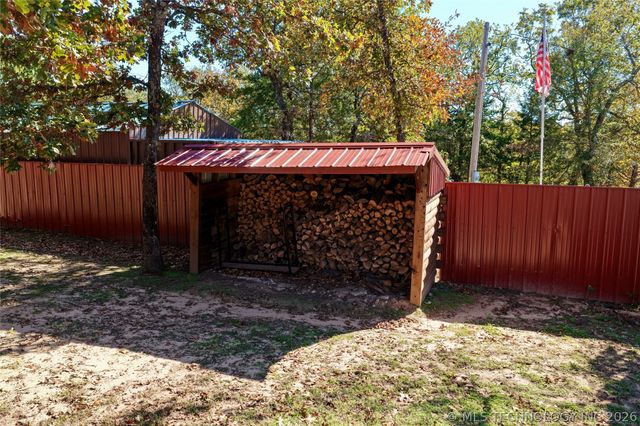 124 London Dock Lane, Canadian, OK 74425